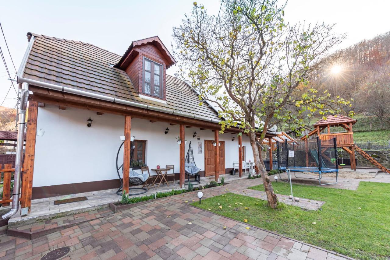 HepeHuta Házikó Háromhuta Exterior foto