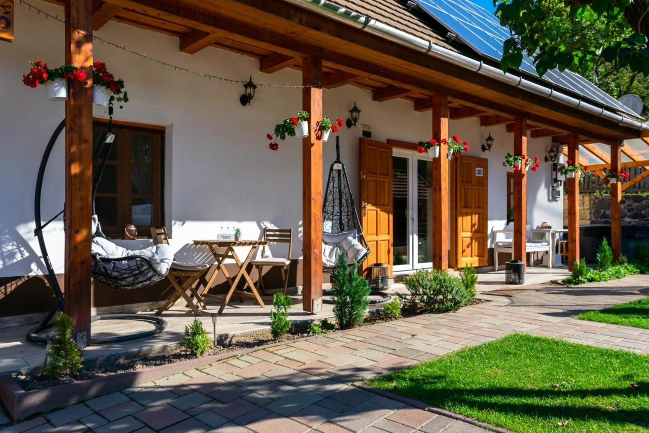 HepeHuta Házikó Háromhuta Exterior foto