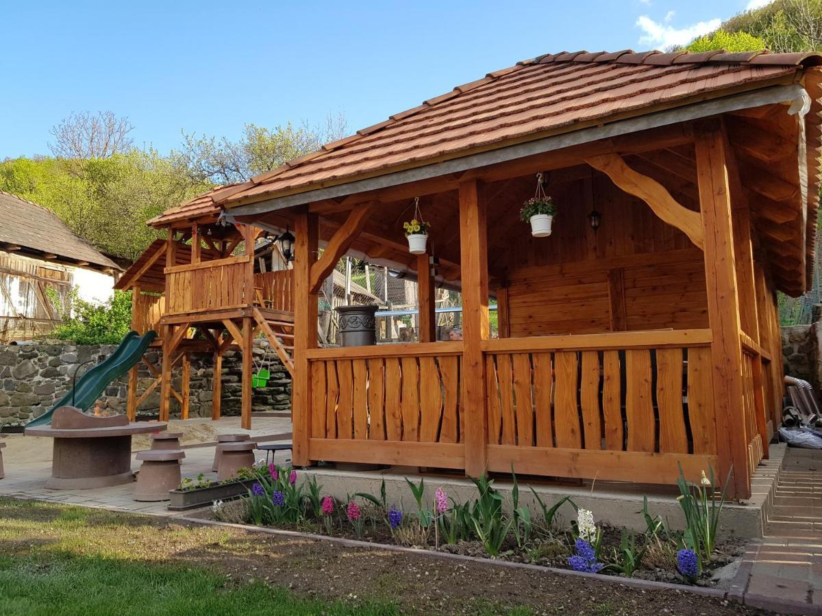 HepeHuta Házikó Háromhuta Exterior foto